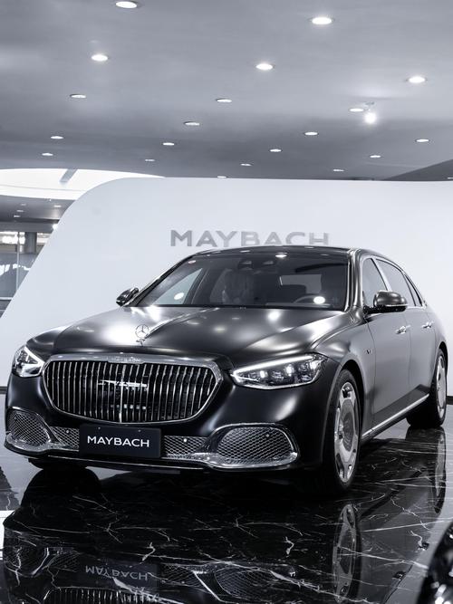 佛山17岚图汽车的售后服务让用户无忧出行，迈巴赫未来的豪华车趋势